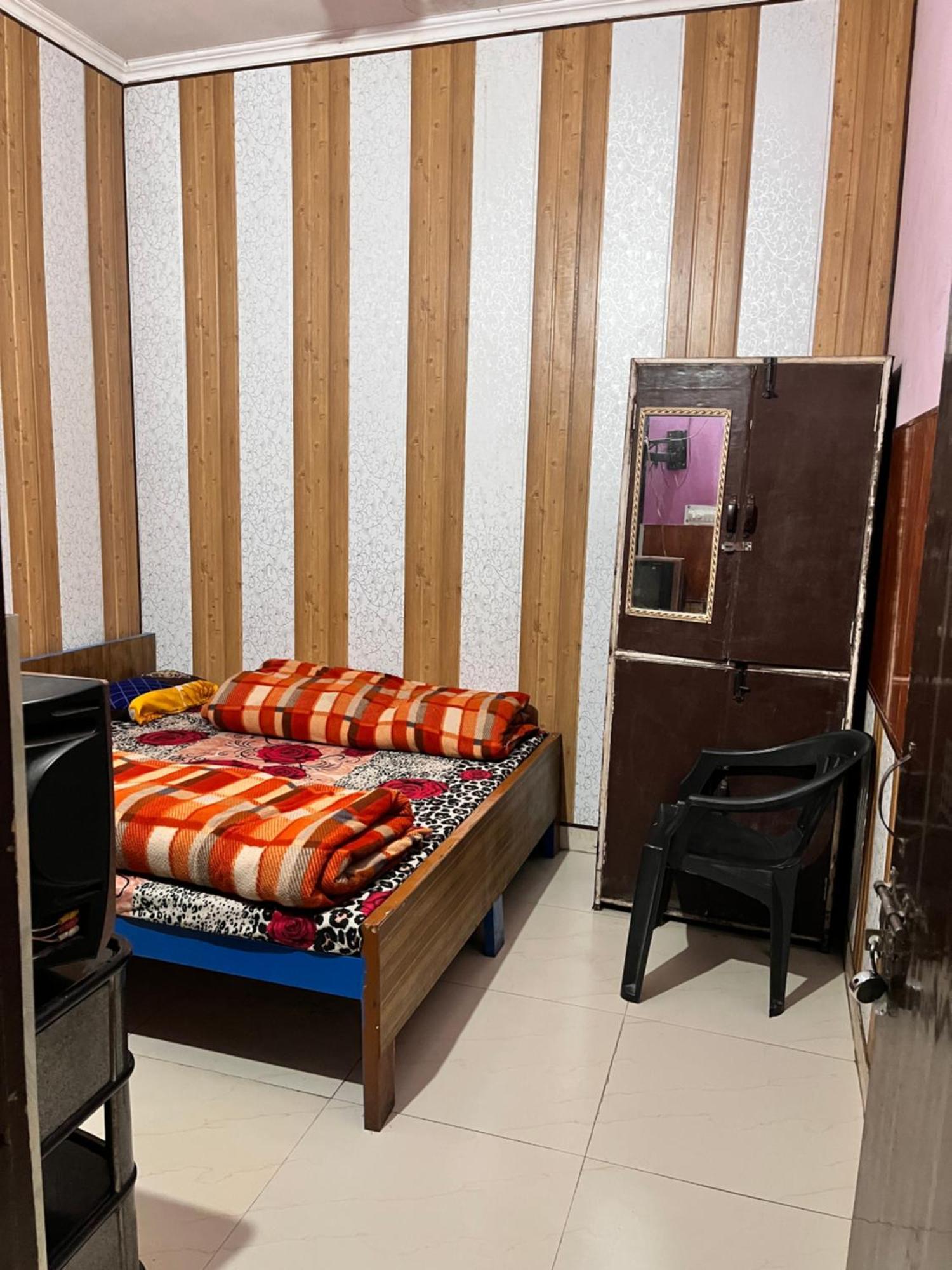 Hotel Pushpanjali Haldwāni Zewnętrze zdjęcie