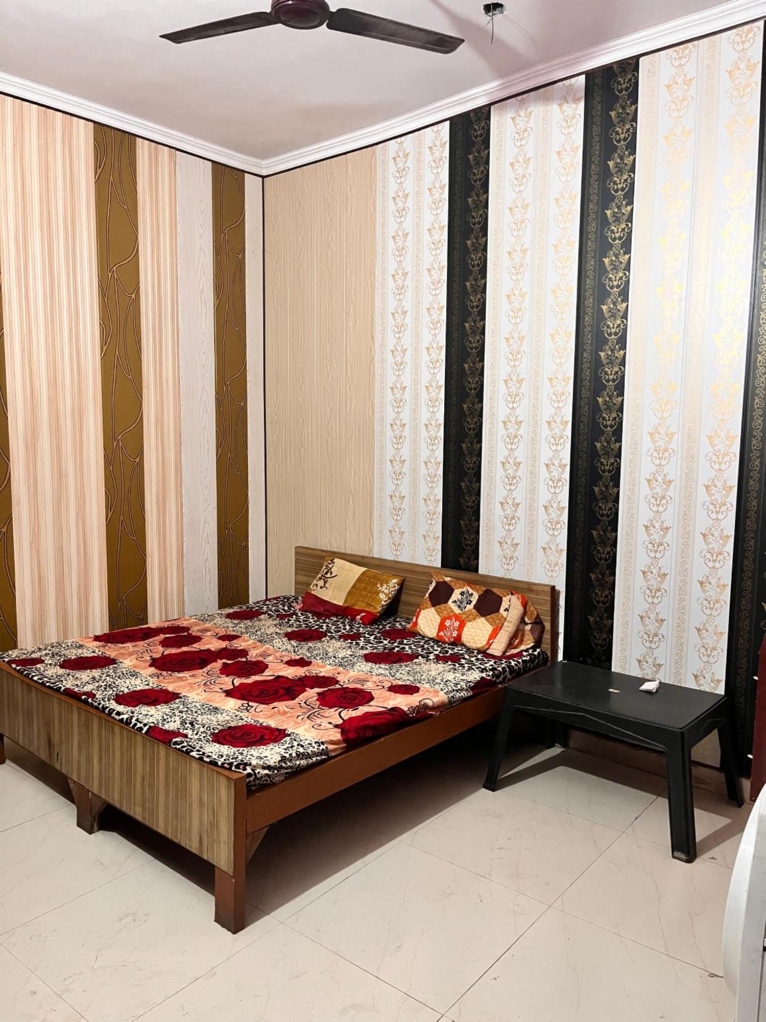 Hotel Pushpanjali Haldwāni Zewnętrze zdjęcie