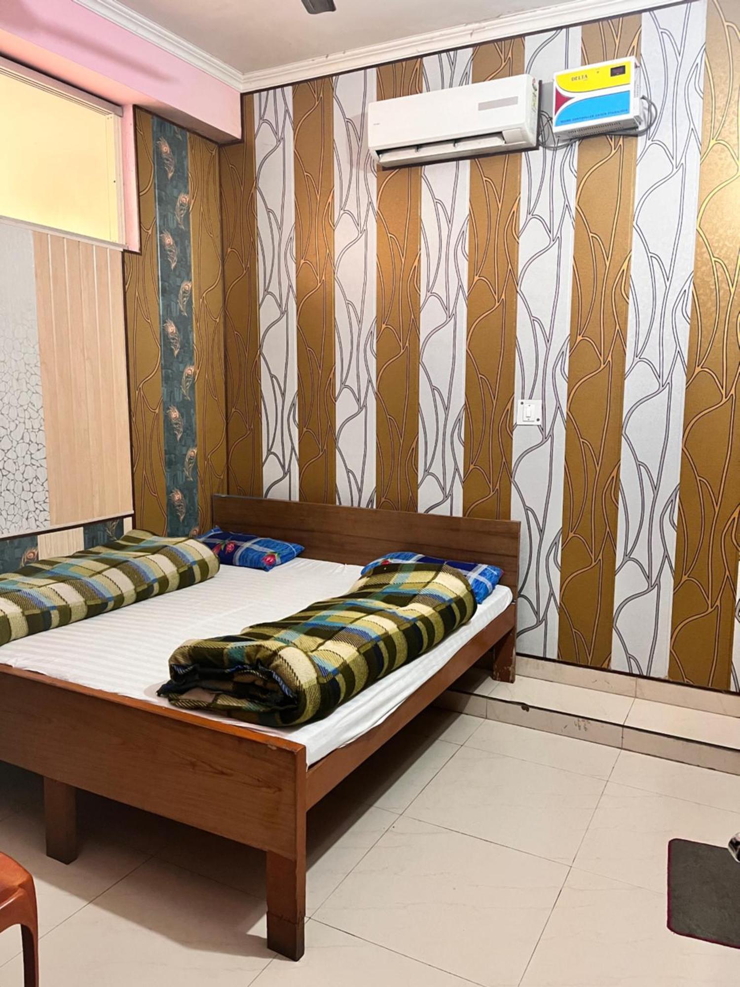 Hotel Pushpanjali Haldwāni Zewnętrze zdjęcie